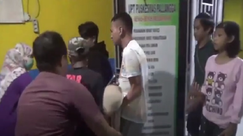 title Kelelahan, 8 Petugas KPPS di Gowa Dilarikan ke Rumah Sakit Kelelahan, 8 Petugas KPPS di Gowa Dilarikan ke Rumah Sakit