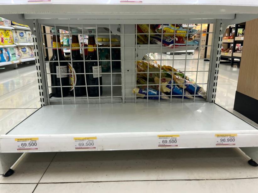 Penampakan Stok Beras Menghilang di Sejumlah Minimarket - Bagian 2