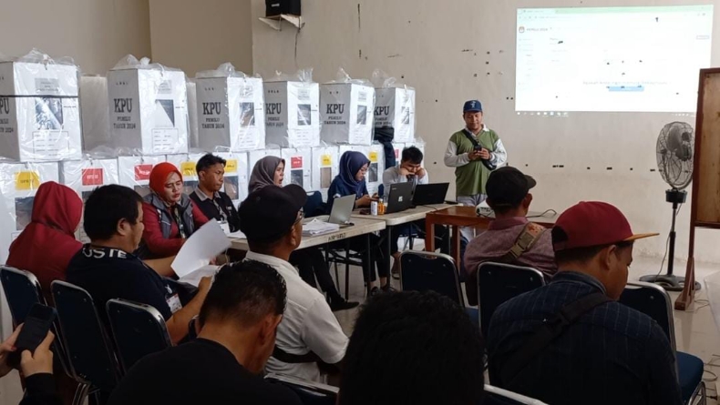 Pemilu 2024, Dua PPK di Bangka Barat Mulai Rekapitulasi Hasil