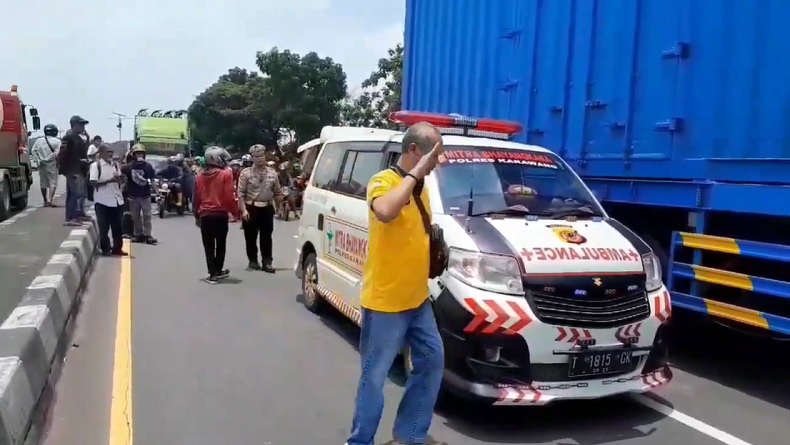 Identitas Pemotor Tewas Tabrak Truk di Jalur Pantura Subang, M Yasin Warga Tasikmalaya