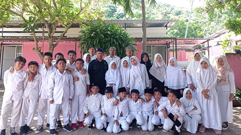Kisah Inspiratif Brimob Polda NTB Bangun Sekolah Gratis untuk Anak Kurang Mampu 