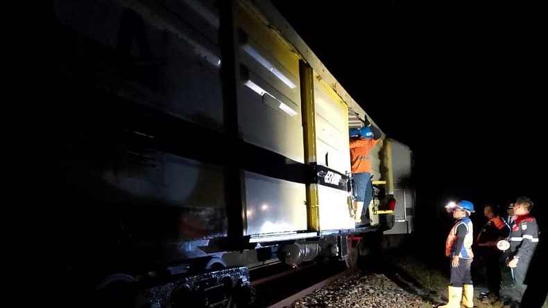 title KA Siantar Ekspress Anjlok di Jalur Dolok Merangir-Siantar, Penumpang Dialihkan Naik Bus KA Siantar Ekspress Anjlok di Jalur Dolok Merangir-Siantar, Penumpang Dialihkan Naik Bus