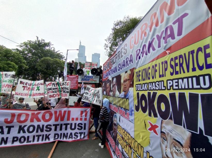 Tolak Pemilu 2024 Curang, Massa Unjuk Rasa di KPU - Bagian 2