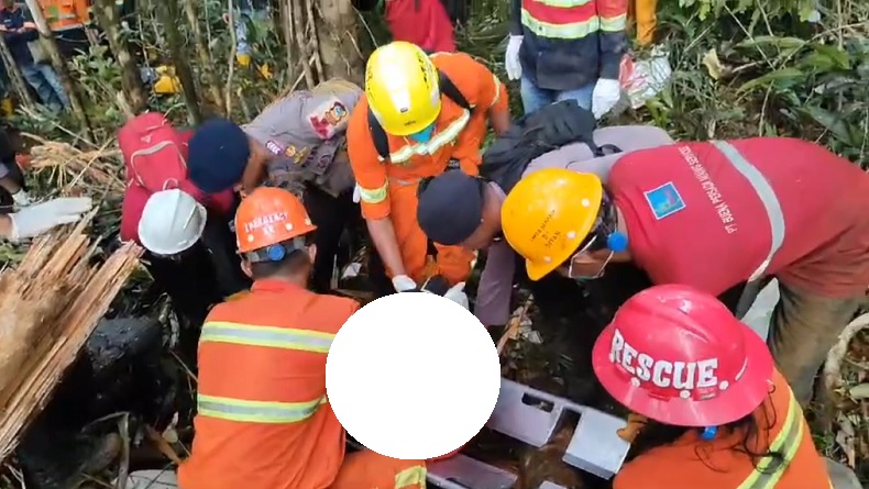 Jenazah 3 Awak Helikopter Jatuh di Hutan Halmahera Tengah Dievakuasi ke RSUD Weda