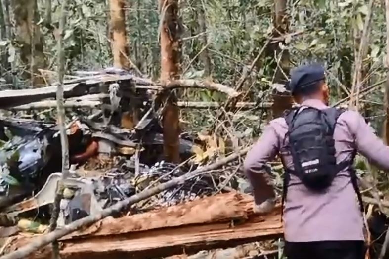 Penampakan Bangkai Helikopter Bell 429 Berserakan di Hutan Halmahera, 3 Tewas