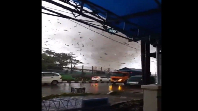 Angin Kencang Rancaekek Diklaim Tornado Pertama Di Indonesia, BMKG ...