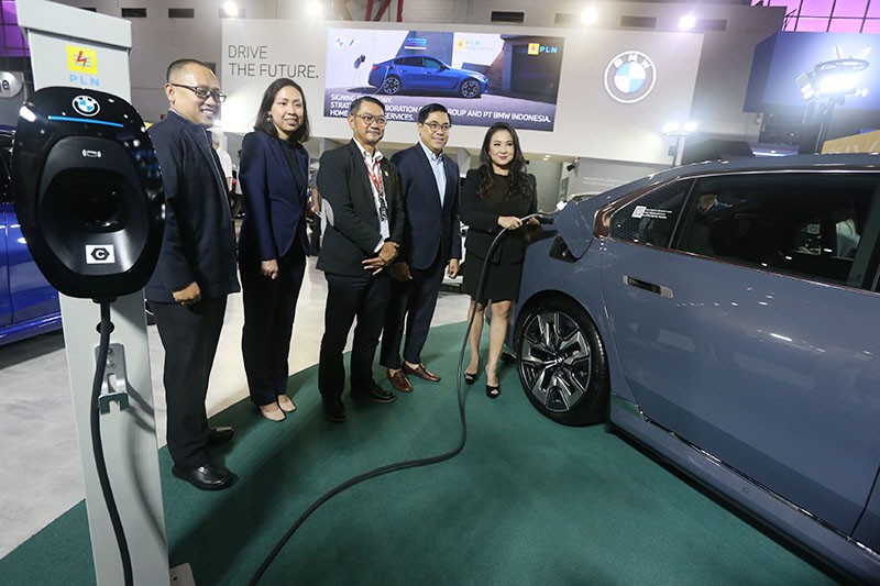 Berikan Layanan Home Charging untuk Pelanggan, BMW Group Indonesia Kolaborasi dengan PLN - Bagian 1