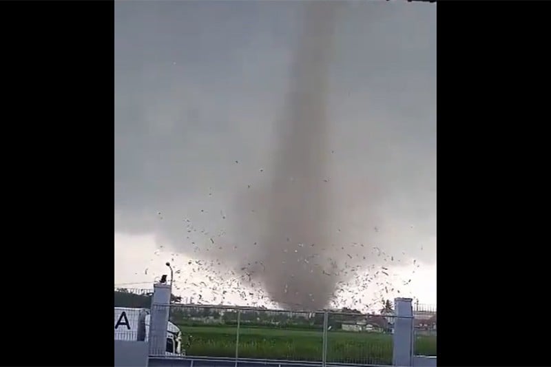 Angin Kencang Di Rancaekek Tornado Pertama Di Indonesia, Ini Bedanya ...