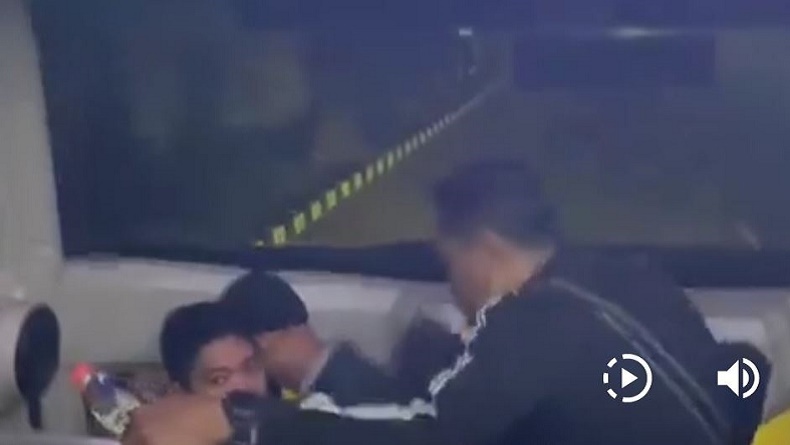 title Fakta-Fakta Maling Laptop yang Viral di Bus, Nomor 4 Pelaku Ditangkap Langsung Bebas Fakta-Fakta Maling Laptop yang Viral di Bus, Nomor 4 Pelaku Ditangkap Langsung Bebas