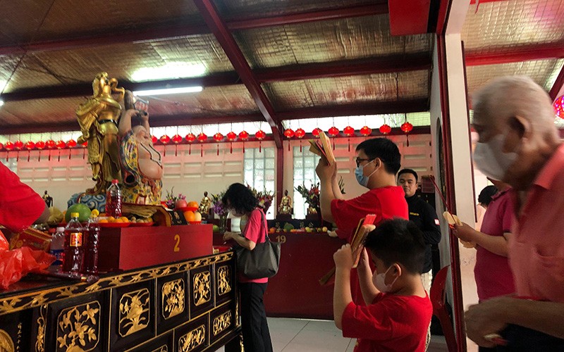 Ratusan Warga Datangi Petak Sembilan Glodok Rayakan Cap Go Meh - Bagian 2