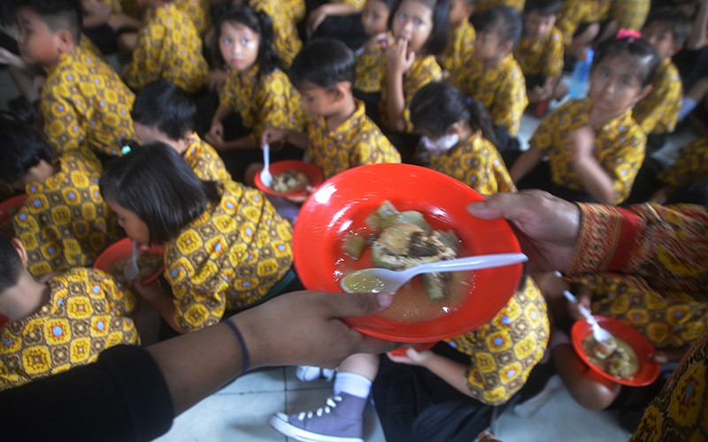 Tradisi Makan Lontong Cap Go Meh Di Semarang Bagian 2