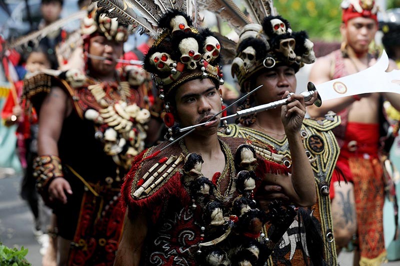 Ritual Tatung Membersihkan Roh Jahat dari Jalanan - Bagian 3