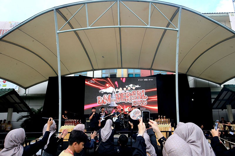 Penampilan The Lucky Band Meriahkan Penutupan Universal 2023-2024 SMP Islam Al-Azhar BSD - Bagian 3