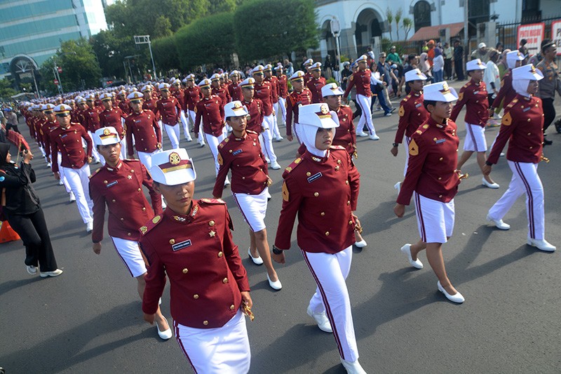 Atraksi Drum Corps Pelopor Cenderawasih Akpol di Semarang - Bagian 3