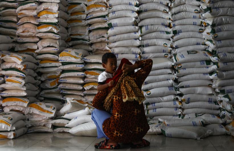 Pembagian Bantuan Beras 10 Kg untuk Keluarga Penerima Manfaat di Palembang - Bagian 3