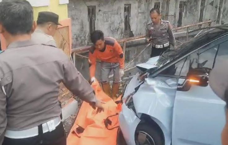 Kronologi Mobil Listik Dokter Cantik Tabrak Tukang Sapu hingga Tewas di Mojokerto