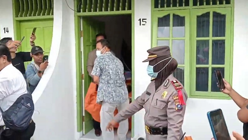 title Heboh, ASN Perempuan Ditemukan Tewas di Kamar Kos Siantar Barat Heboh, ASN Perempuan Ditemukan Tewas di Kamar Kos Siantar Barat