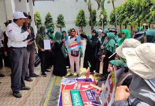 Massa Gerakan Peduli Bangsa Datangi KPU DIY, Tolak Hasil Pemilu 2024