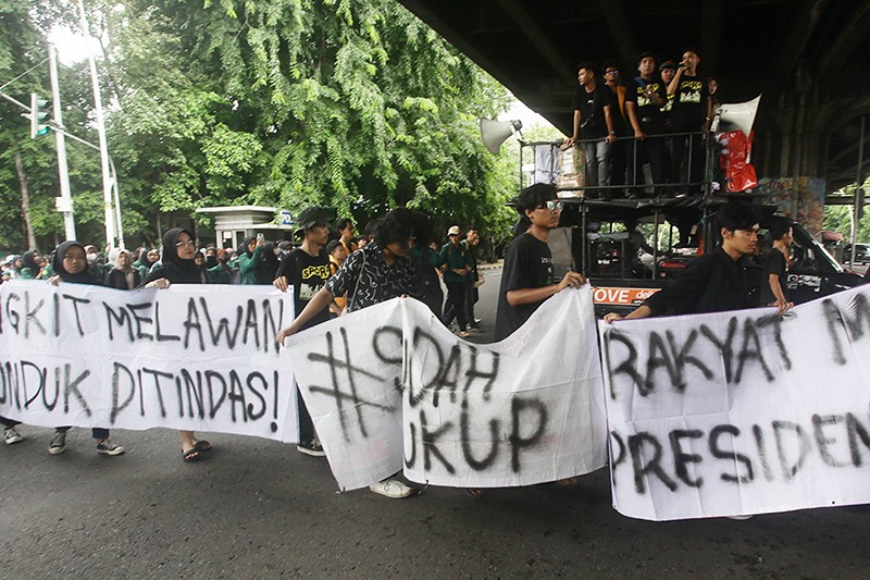 Ratusan Mahasiswa Tuntut Jokowi Bertanggung Jawab Atas Lonjakan Harga Beras - Bagian 3