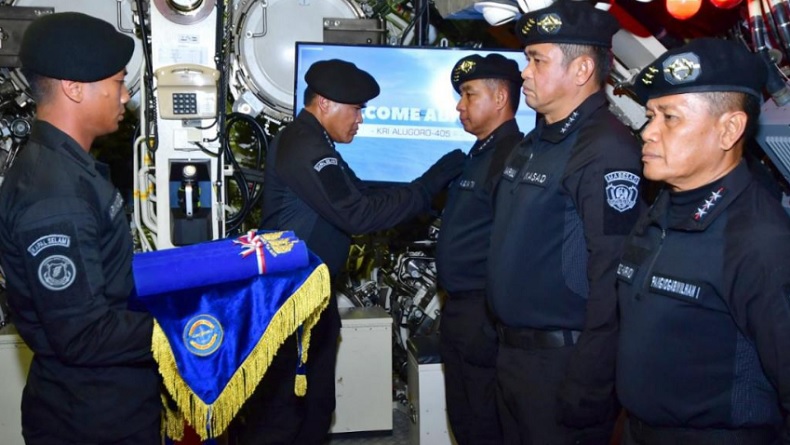 Panglima TNI dan KSAD Terima Brevet Kehormatan Hiu Kencana, Satuan Khusus AL Kapal Selam