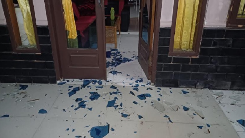 Rumah Ketua PPK Cibeureum Sukabumi Dirusak OTK, Pecahan Kaca Berserakan