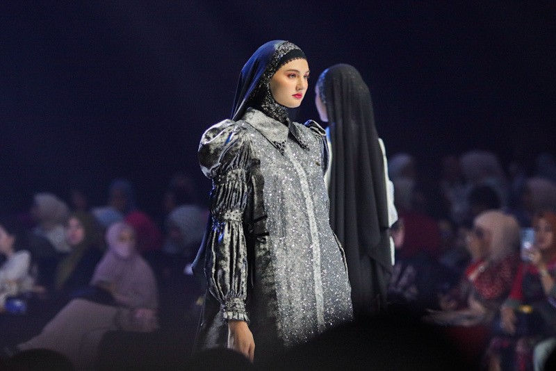 21 Karya Desainer Lokal Tampil di Indonesia Fashion Aesthetic - Bagian 2