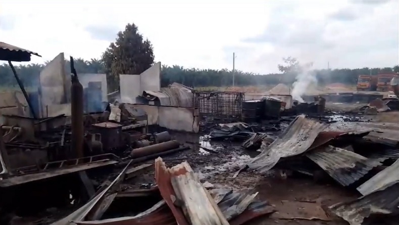 Kebakaran di Labusel, Rumah dan 2 Kendaraan Hangus Dilalap Api