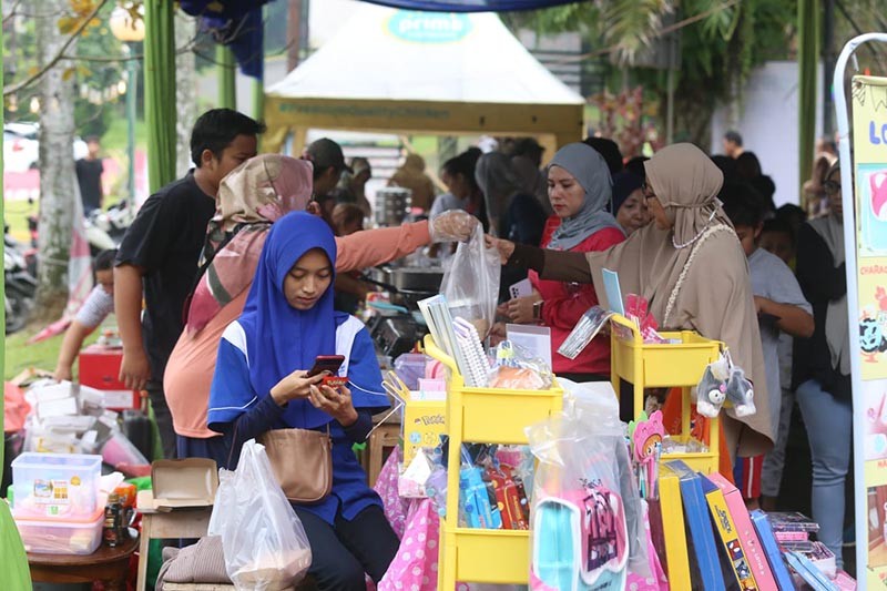 Atasi Masalah Lingkungan, Warga Tangsel Aktif Jadi Nasabah Bank Sampah - Bagian 4