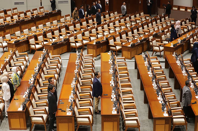 Rapat Paripurna DPR, Para Wakil Rakyat Mulai Gaungkan Hak Angket - Bagian 2