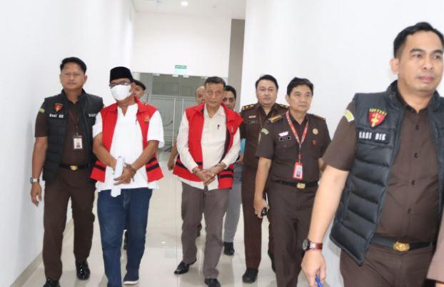 Kejati Jabar Tahan Rektor-Mantan Rektor Umika Kasus Dugaan Korupsi Dana PIP