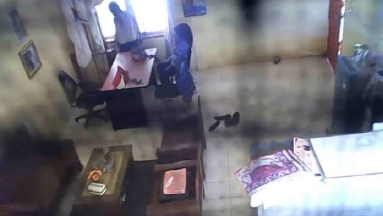 title Viral Video Oknum Camat di Ogan Ilir Diduga Mesum dengan Pegawai di Ruang Kerja Viral Video Oknum Camat di Ogan Ilir Diduga Mesum dengan Pegawai di Ruang Kerja