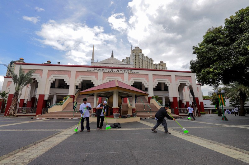 DMI Gelar Bersih-Bersih Masjid Sambut Ramadan - Bagian 4