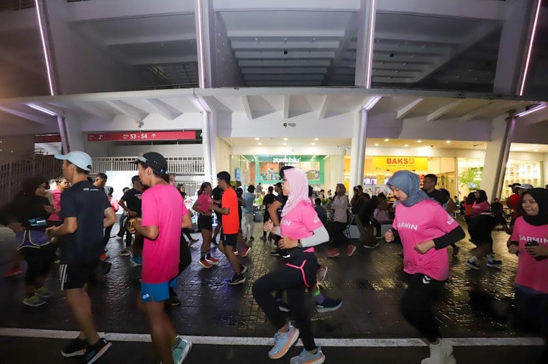 Gaya Hidup Warga Jakarta, Olahraga Malam di Kawasan GBK - Bagian 4