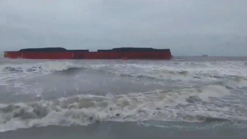 Kapal Tug Boat Dihantam Gelombang di Perairan Pulau Baai Bengkulu, 10 Orang Dievakuasi