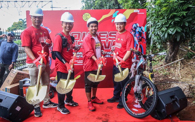 KAI commuterline Bangun Fasilitas Parkir Sepeda Gratis bagi Penumpang - Bagian 1