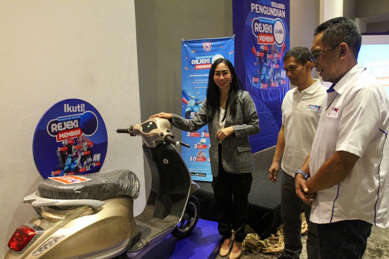 Awali Ramadan 1445H, TIKI Bagikan Uang Tunai hingga Motor Listrik - Bagian 2