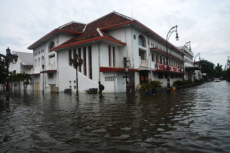 Kota Lama Semarang Banjir Setinggi 50 Cm - Bagian 6