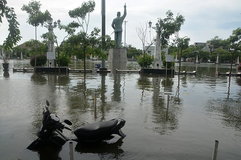 Kota Lama Semarang Banjir Setinggi 50 Cm - Bagian 4