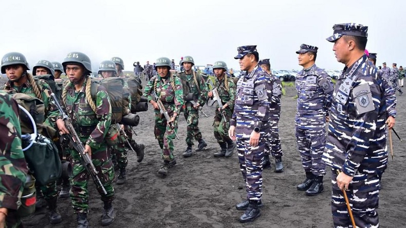 Sebelum Pembaretan, 502 Siswa Pendidikan Komando Marinir Ikuti Lintas Medan Bromo