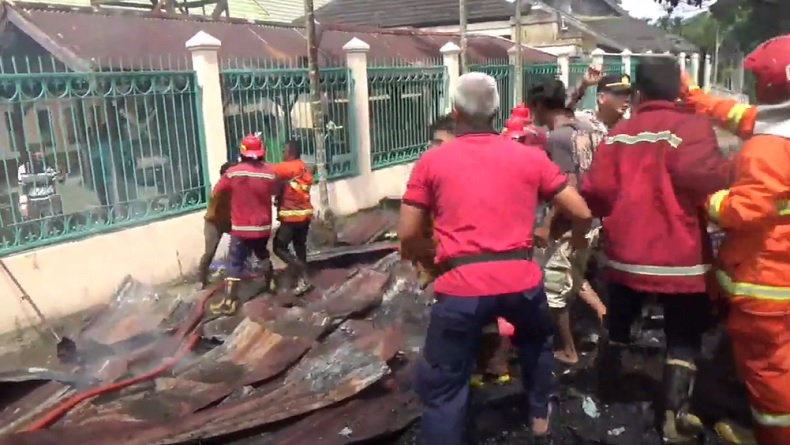 Kebakaran Lapak Pedagang di Jambi, Keluarga Korban dan Petugas Terlibat Keributan