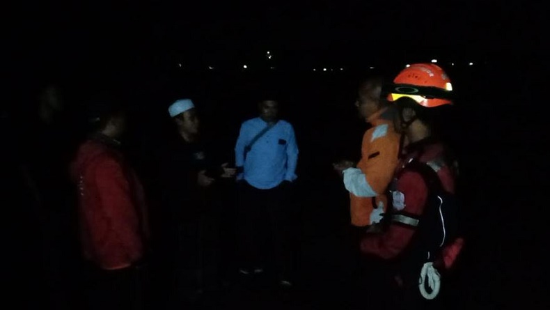 Santri di Cianjur Hilang Terseret Arus Sungai Cibogo, Terpeleset saat Menyeberang