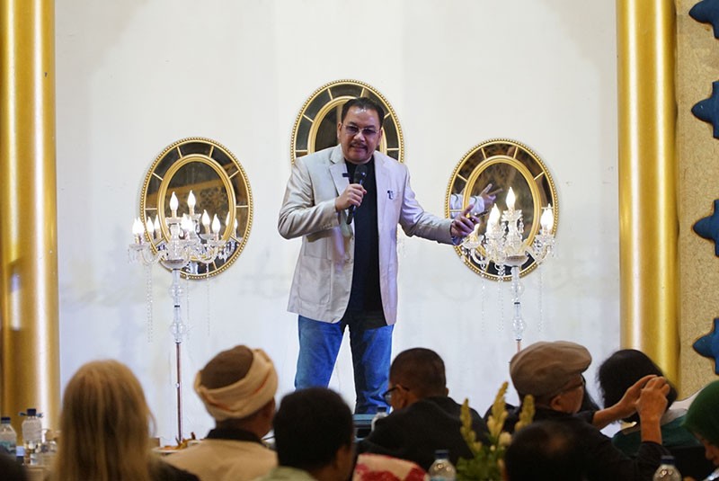 AI Masuki Kehidupan Beragama, Denny JA: Gantikan Sebagian Peran Ulama, Pendeta dan Biksu - Bagian 1