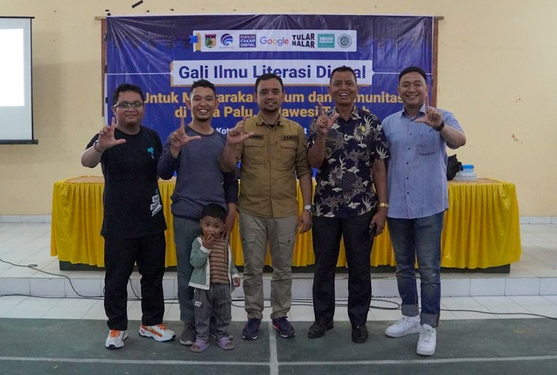 Masyarakat Perlu Sebarkan Literasi Digital dalam Lingkup Keluarga - Bagian 1