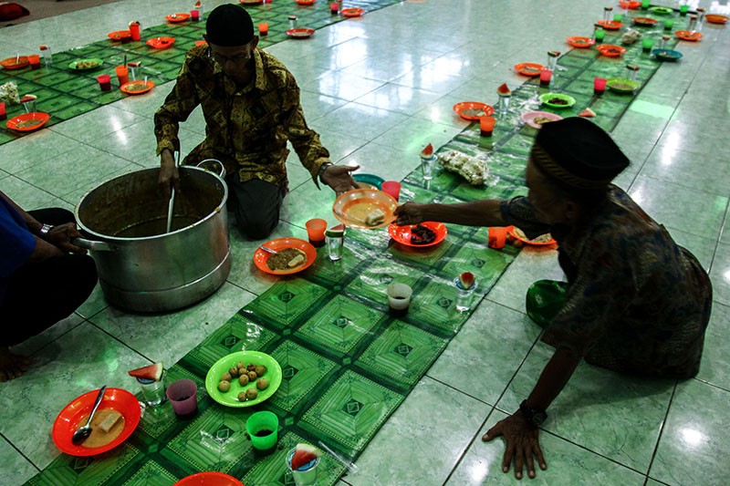 Menikmati Bubur Suro, Menu Spesial Berbuka Puasa di Palembang - Bagian 3
