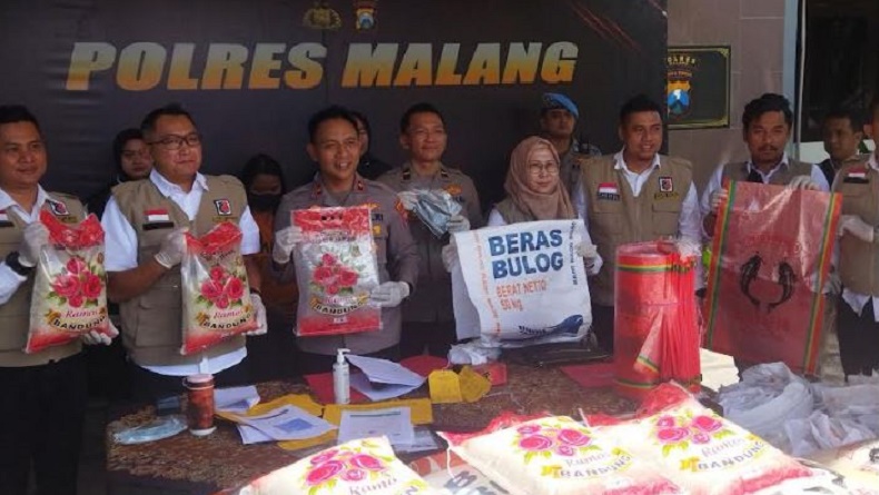 IRT di Malang Jual Beras Bulog Dikemasan Premium, Raup Untung hingga Rp45 Juta