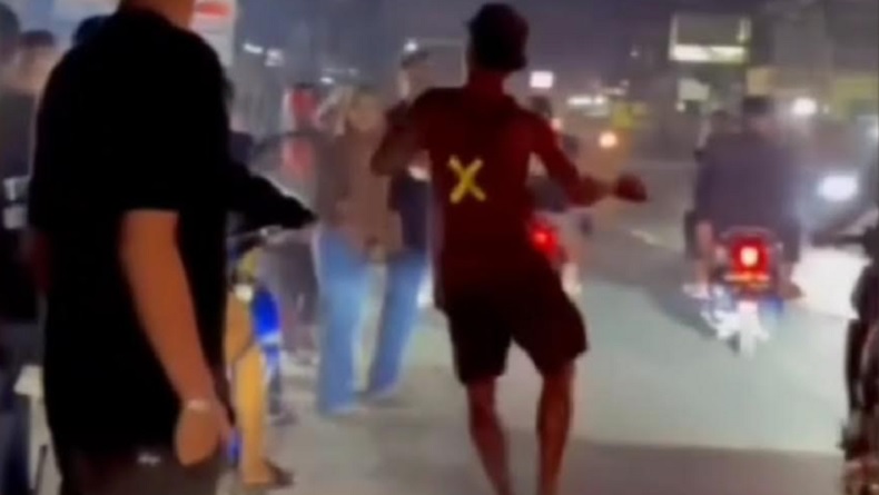 title Viral Juru Parkir di Batubara Mengamuk Hancurkan Lapak Pedagang Jus gegara Tak Diberi Uang Viral Juru Parkir di Batubara Mengamuk Hancurkan Lapak Pedagang Jus gegara Tak Diberi Uang