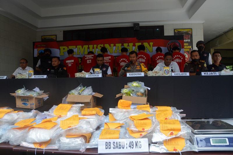 Ditresnarkoba Polda Jateng Musnahkan Puluhan Kilogram Sabu - Bagian 1