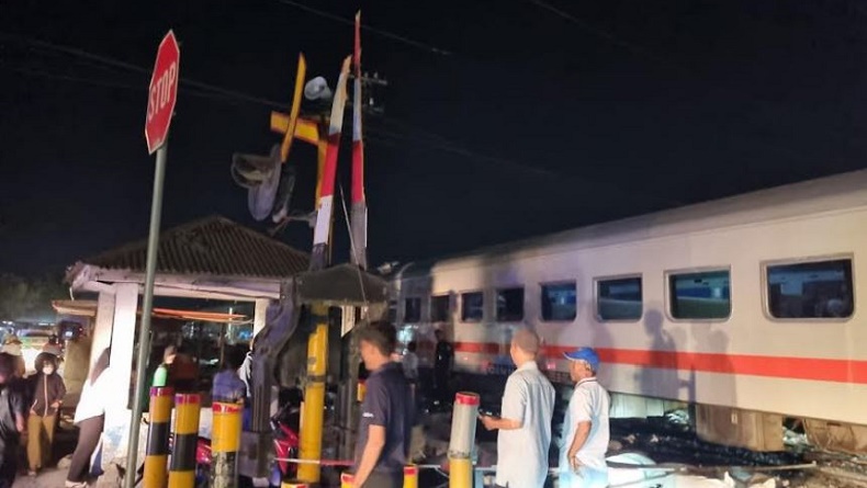 Viral Kereta Api Putri Deli Tabrak Truk Mogok di Sergai, Ini Respons PT KAI