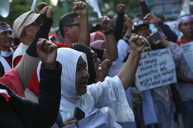 Massa Tuntut KPU Putuskan Hasil Pemilu 2024 dengan Jujur dan Adil - Bagian 3