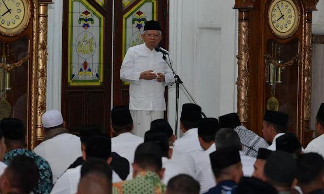 Jemaah Masjid Agung Al-Kautsar Kendari Antusias Tarawih Bersama Wapres Ma’ruf Amin